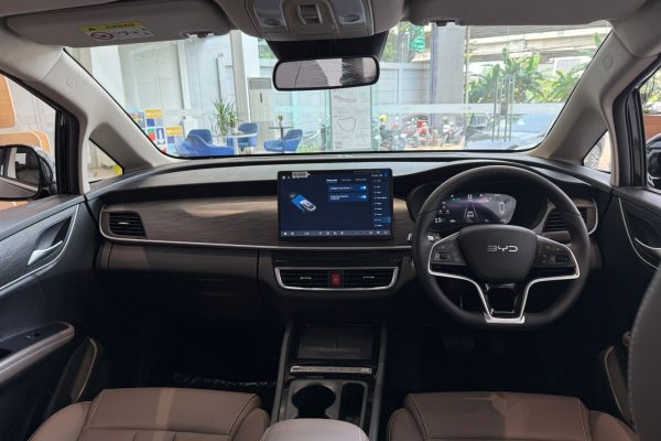 BYD M6 DM-i